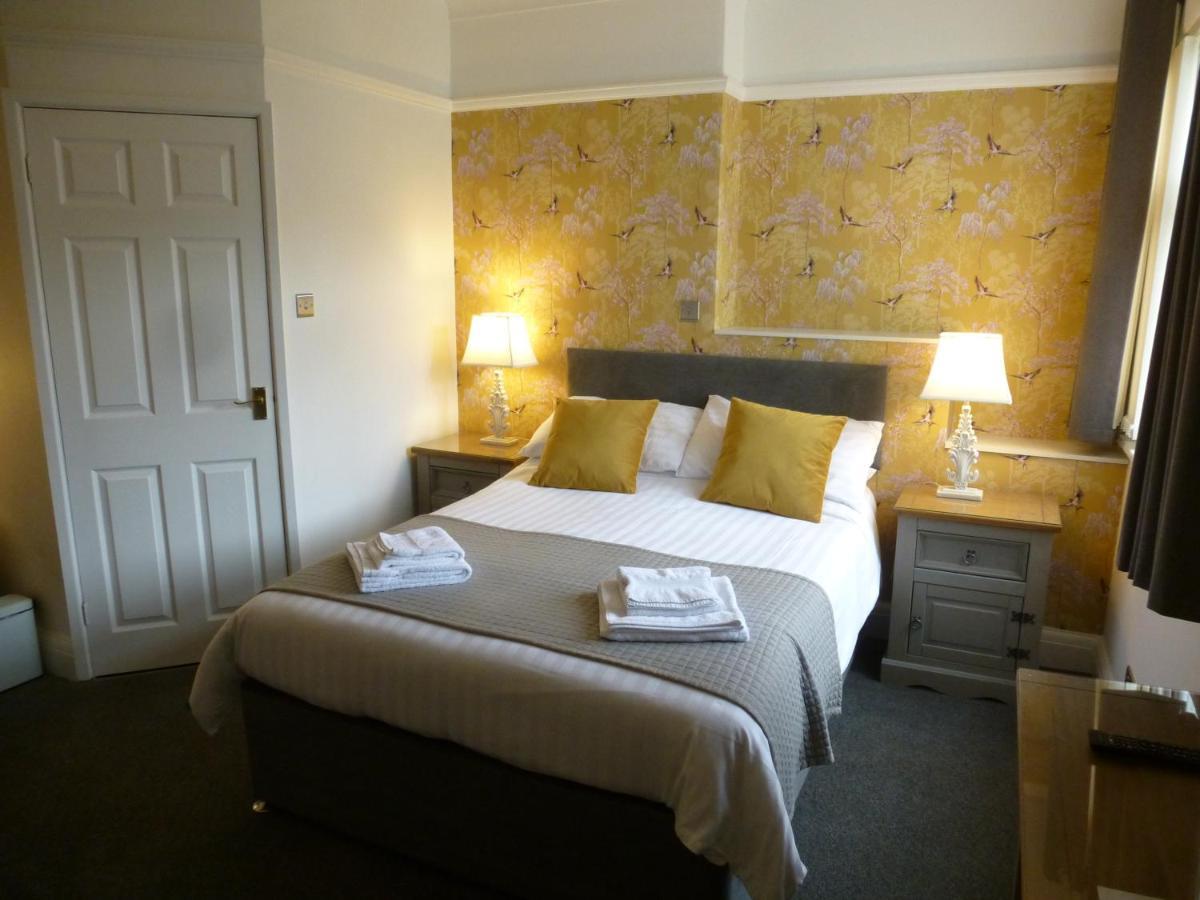 The Kenmore Guest House Llandudno Bagian luar foto