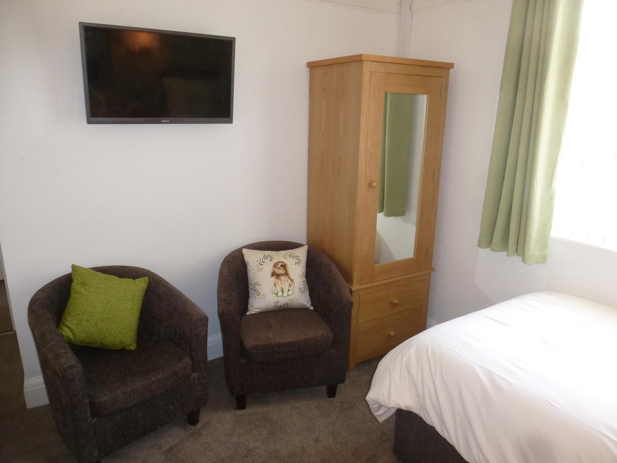 The Kenmore Guest House Llandudno Bagian luar foto